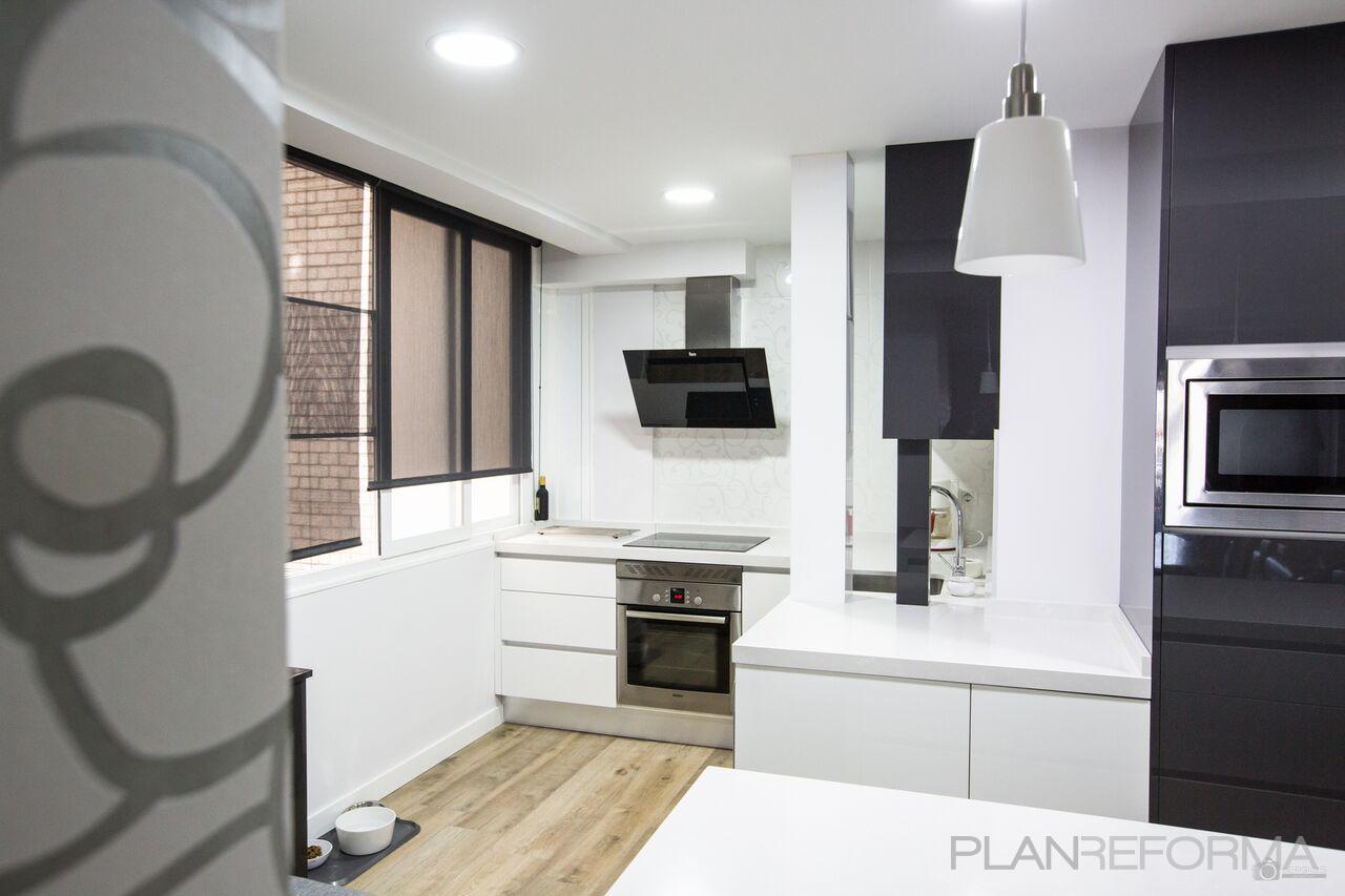 Cocina Estilo moderno Color blanco, gris