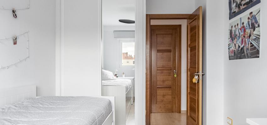 Dormitorio, Niños Estilo moderno Color marron, plateado  diseñado por ViviendaSana | Reformista, constructor | Copyright ViviendaSana