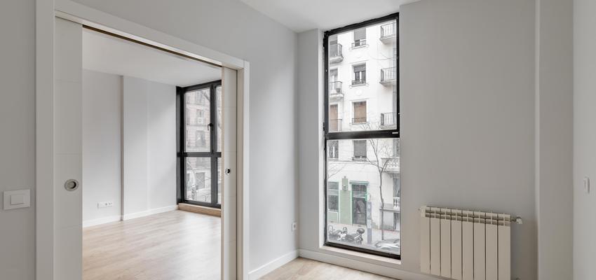 Salon Estilo moderno Color blanco, negro  diseñado por ViviendaSana | Reformista, constructor | Copyright ViviendaSana