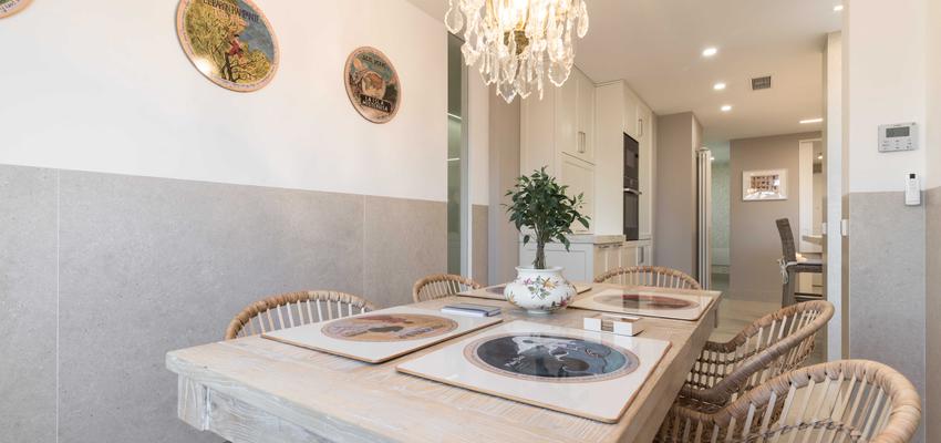 Comedor Estilo clasico Color beige, blanco, gris  diseñado por ViviendaSana | Reformista, constructor | Copyright ViviendaSana