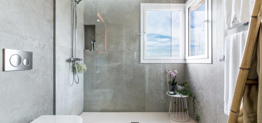 Baño Estilo clasico Color azul cielo, blanco, gris  diseñado por ViviendaSana | Reformista, constructor | Copyright ViviendaSana