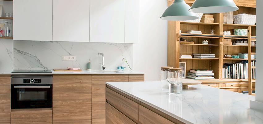 Cocina Estilo rustico Color marron, marron, blanco  diseñado por ViviendaSana | Reformista, constructor | Copyright ViviendaSana