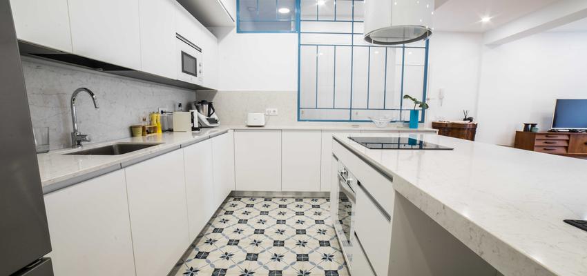 Cocina Estilo vintage Color marron, turquesa, blanco  diseñado por ViviendaSana | Reformista, constructor | Copyright ViviendaSana