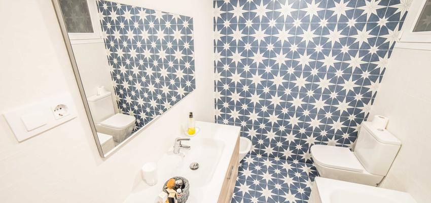 Baño Estilo vintage Color marron, azul, blanco  diseñado por ViviendaSana | Reformista, constructor | Copyright ViviendaSana