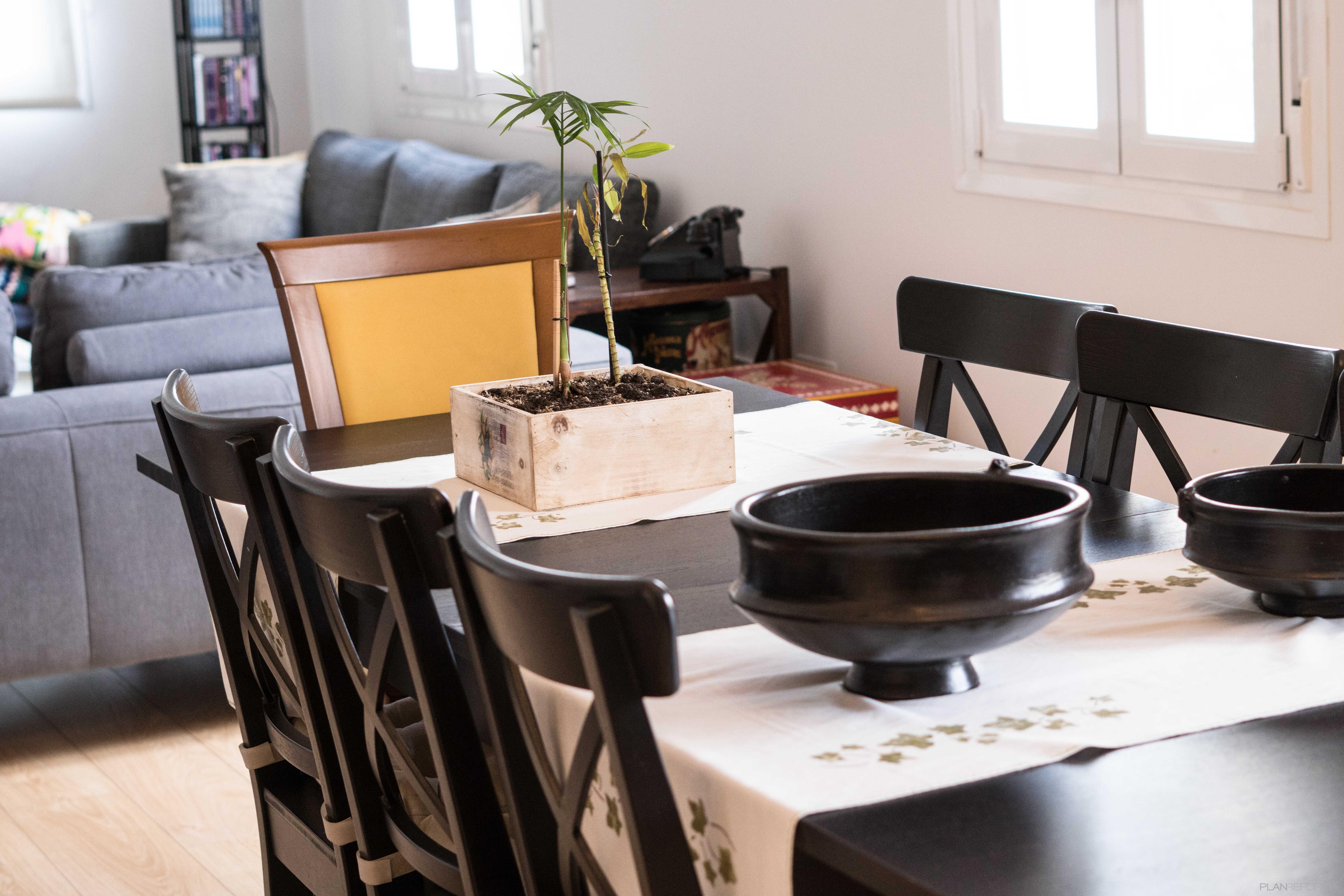 Comedor Estilo vintage Color blanco, negro  diseñado por ViviendaSana | Reformista, constructor | Copyright ViviendaSana