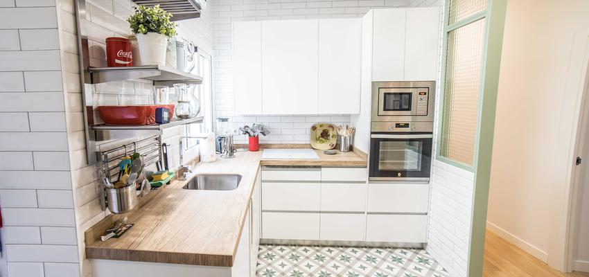 Cocina Estilo vintage Color marron, verde, blanco  diseñado por ViviendaSana | Reformista, constructor | Copyright ViviendaSana