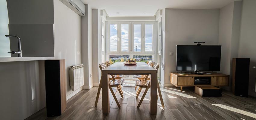 Comedor, Salon Estilo moderno Color marron, blanco  diseñado por ViviendaSana | Reformista, constructor | Copyright ViviendaSana
