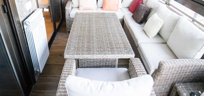 Balcon Estilo tradicional Color marron, blanco, negro  diseñado por ViviendaSana | Reformista, constructor | Copyright ViviendaSana