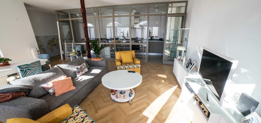 Salon Estilo vintage Color marron, blanco, gris  diseñado por ViviendaSana | Reformista, constructor | Copyright ViviendaSana