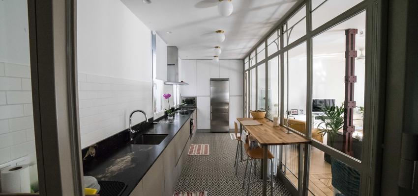 Cocina Estilo moderno Color marron, blanco, negro  diseñado por ViviendaSana | Reformista, constructor | Copyright ViviendaSana