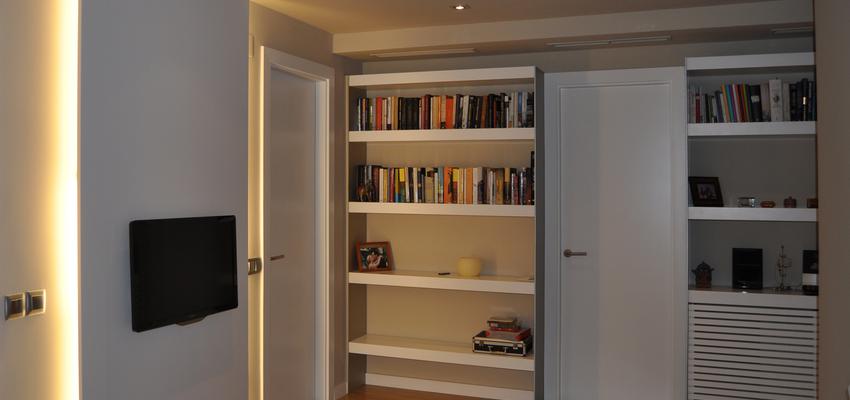 Dormitorio style moderno color beige, blanco  diseñado por LAIA TIÓ ARQUITECTURA | Arquitecto 