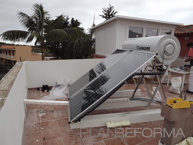 Terraza, Balcon style clasico color rojo  diseñado por SCRBau | Gremio | Copyright @SCRBau Tenerife SL