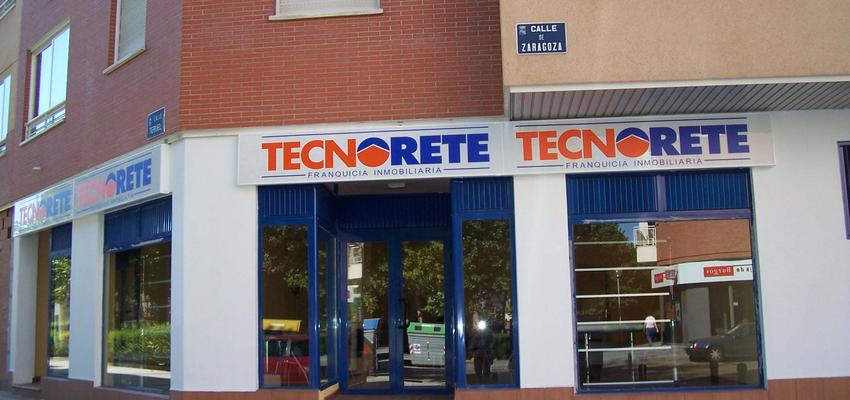 Exterior, Tienda style contemporaneo color azul oscuro, marron, blanco  diseñado por Inmaculada Lera Ramírez | Arquitecto Técnico 