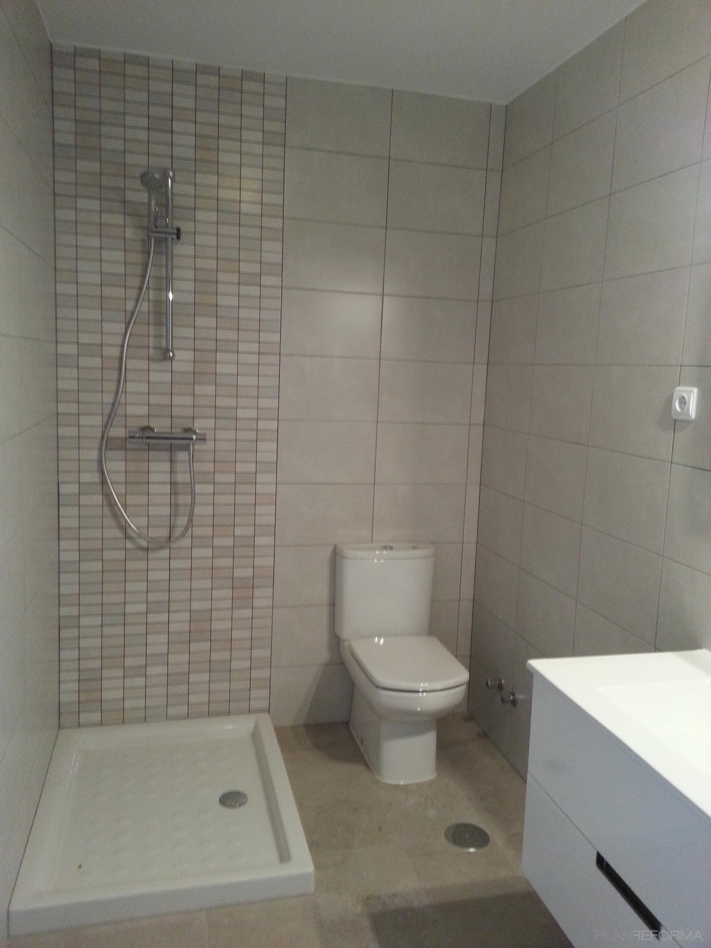 Baño Estilo moderno Color ocre  diseñado por Reformalias | Gremio 