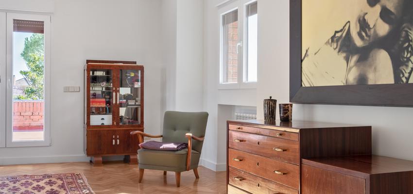 Dormitorio Estilo vintage Color marron, marron, blanco  diseñado por Arquigestiona | Arquitecto Técnico | Copyright Arquigestiona