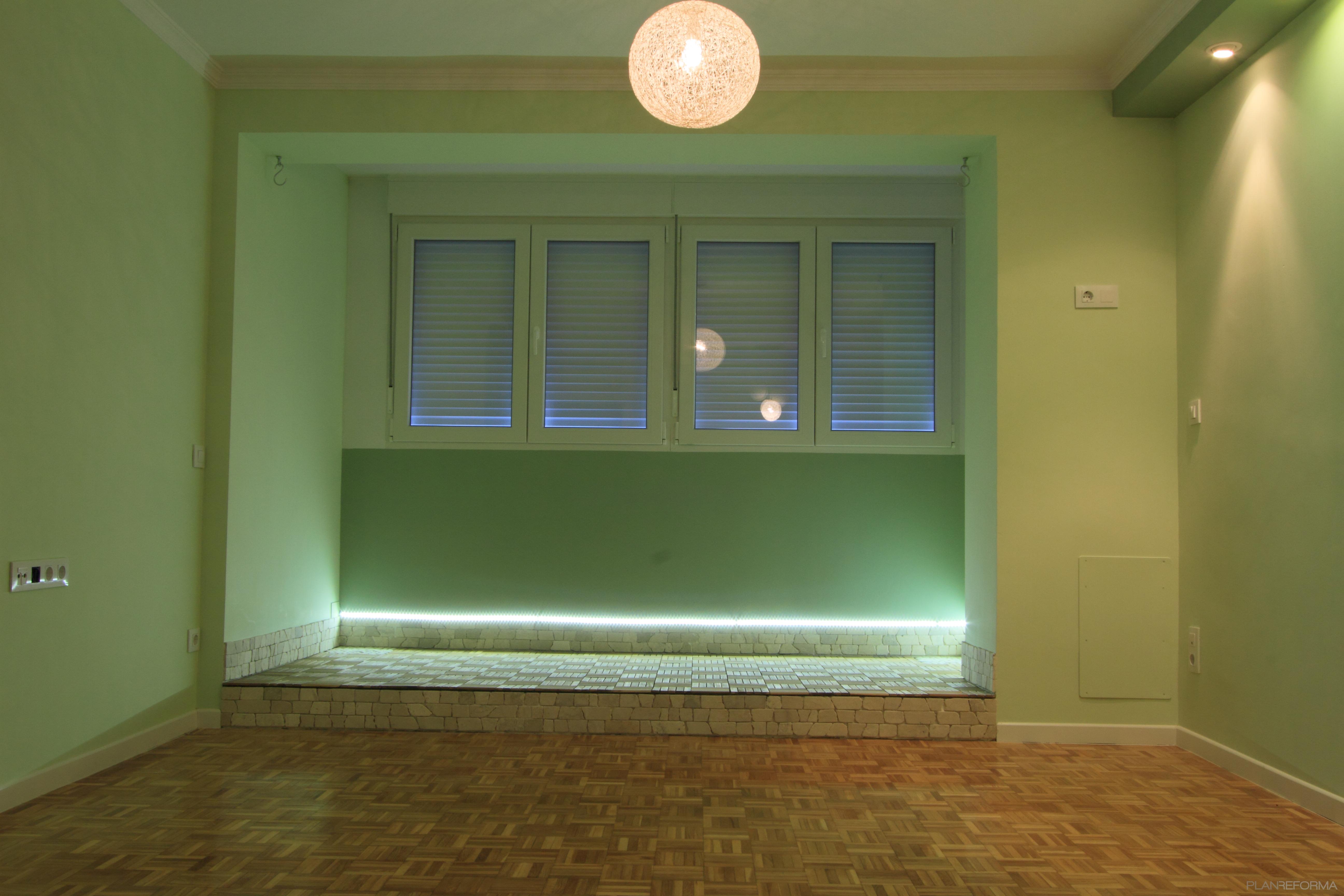 Comedor, Terraza, Salon Estilo contemporaneo Color verde, verde, blanco  diseñado por Arquigestiona | Arquitecto Técnico | Copyright Si