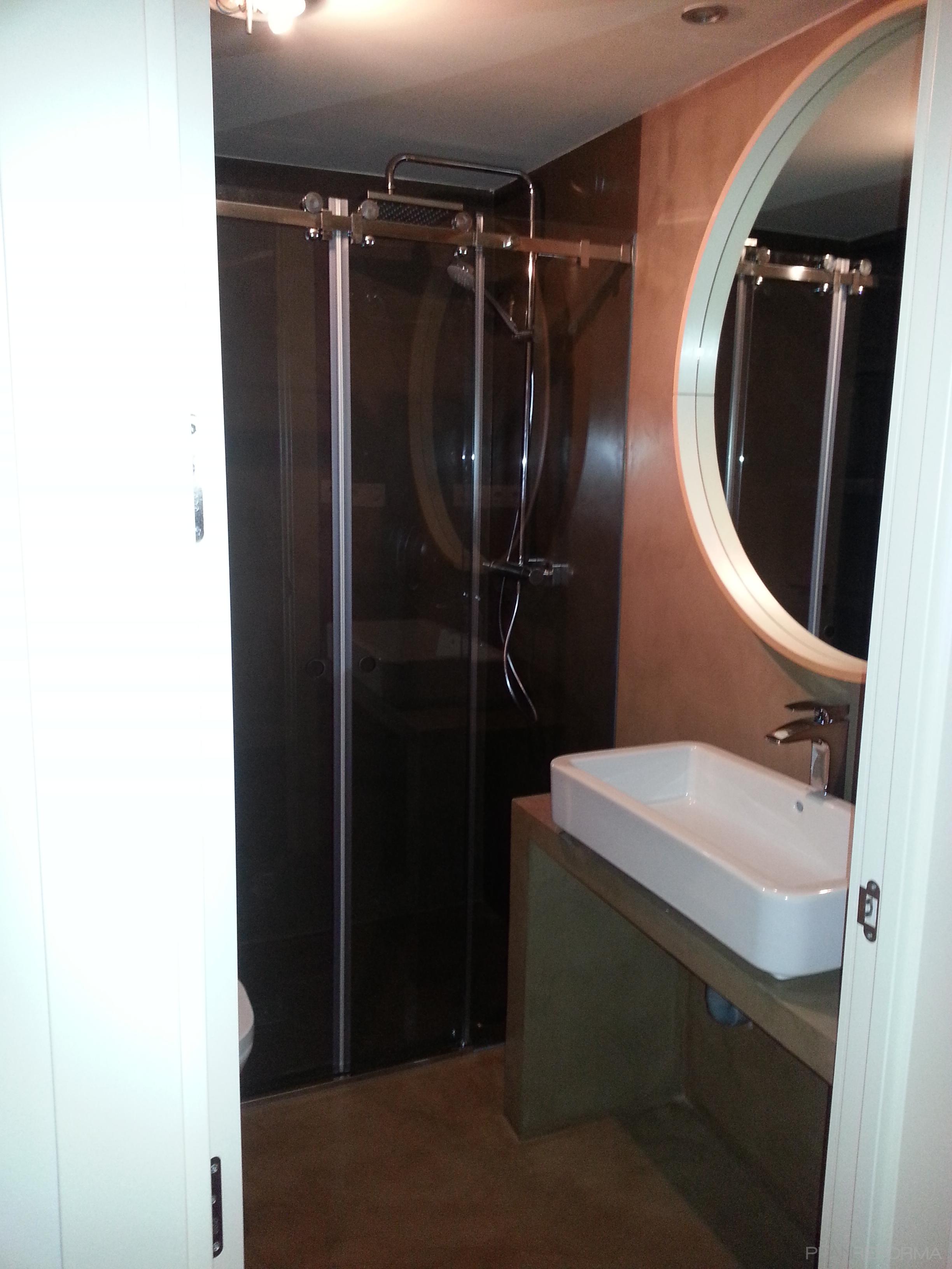 Baño Estilo vintage Color blanco, gris, negro  diseñado por Arquigestiona | Arquitecto Técnico | Copyright Inmogestiona
