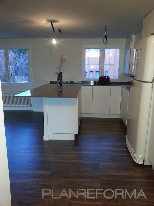 Cocina Estilo moderno Color marron, blanco  diseñado por Arquigestiona | Arquitecto Técnico | Copyright Inmogestiona