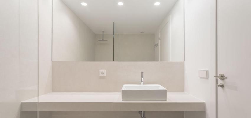 Baño Estilo moderno Color beige, blanco, plateado  diseñado por acertus | Arquitecto Técnico | Copyright si acertus