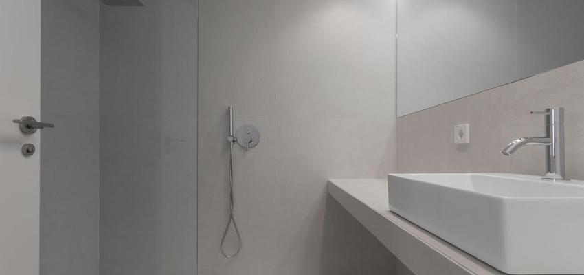 Baño, Tocador Estilo moderno Color blanco, gris, gris  diseñado por acertus | Arquitecto Técnico | Copyright si acertus