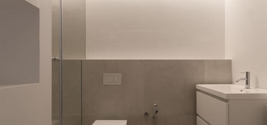 Baño Estilo moderno Color beige, blanco, gris  diseñado por acertus | Arquitecto Técnico | Copyright acertus