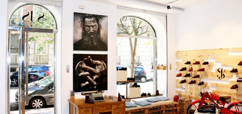 Tienda style contemporaneo color marron, beige, blanco, gris  diseñado por Rafael Laredo | Arquitecto 
