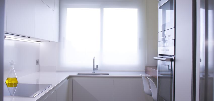 Cocina Estilo vanguardista Color verde  diseñado por omplebuits | Arquitecto Técnico | Copyright omplebuits