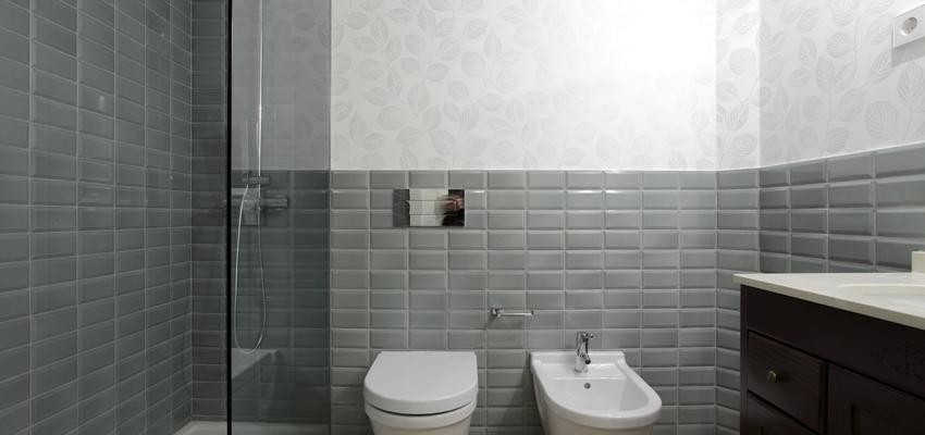 Baño style moderno color gris, gris  diseñado por Aurora Gómez- Renova Design Arquitectura | Arquitecto 