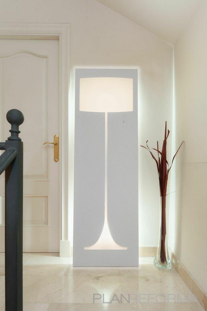 Escalera, Hotel style moderno color beige, blanco, gris  diseñado por Maria Jose Osuna | Decorador | Copyright Propietaria imagen