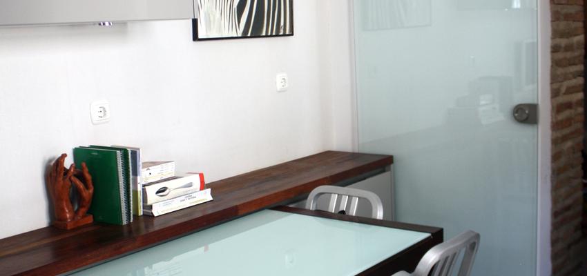 Comedor, Cocina style contemporaneo color marron, beige, blanco, gris, negro  diseñado por reformmia | Arquitecto 