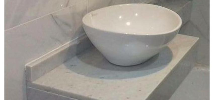 Baño Estilo moderno Color gris, gris, plateado  diseñado por Atlantico Arqs | Arquitecto | Copyright www.atlanticoarqs.com