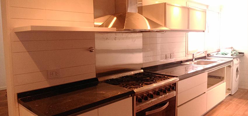 Cocina Estilo contemporaneo Color marron, marron, beige  diseñado por Atlantico Arqs | Arquitecto | Copyright www.atlanticoarqs.com