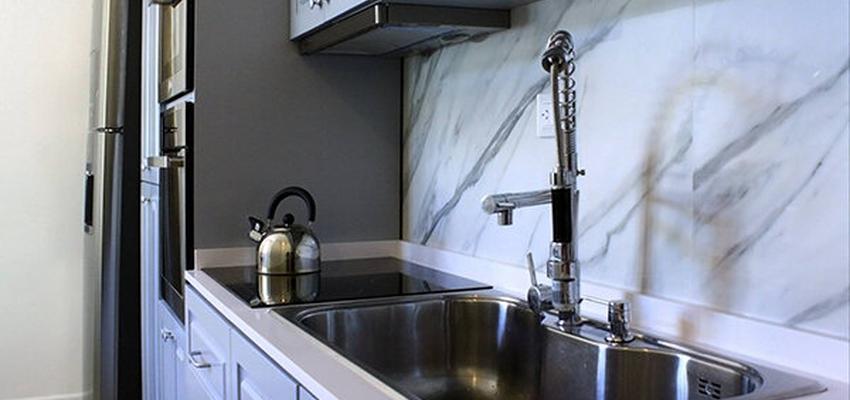 Comedor, Pasillo, Patio Estilo moderno Color blanco  diseñado por Atlantico Arqs | Arquitecto | Copyright REFORMA DEPTO SAN TELMO/ BUENOS AIRES/ ARGENTINA/ ATLANTICOARQS