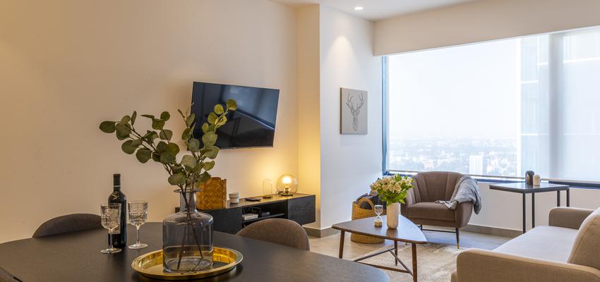 Dormitorio, Comedor, Cocina Estilo moderno Color beige, marron, blanco  diseñado por Atlantico Arqs | Arquitecto | Copyright decoracion  Depto Neuchatel / polanco/ atlanticoarqs