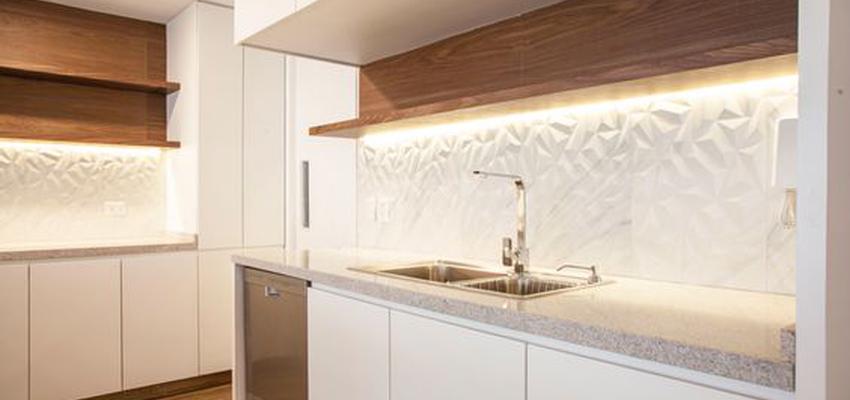 Baño, Comedor, Cocina Estilo moderno Color beige, marron, blanco  diseñado por Atlantico Arqs | Arquitecto | Copyright Reforma Depto Polanco, cmdx / Atlantico arqs