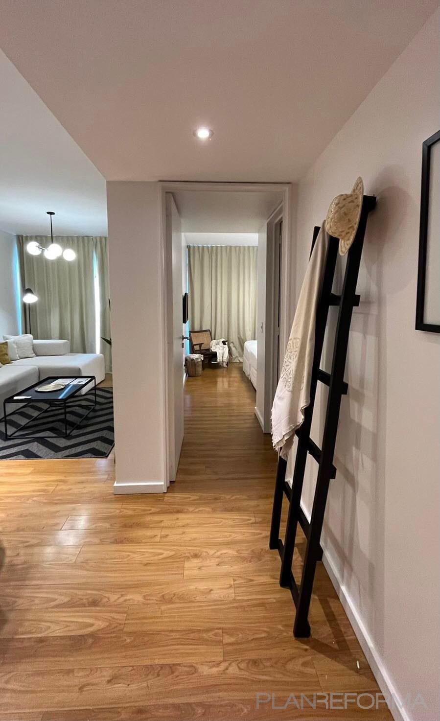 Comedor Estilo moderno Color marron, marron, beige  diseñado por Atlantico Arqs | Arquitecto | Copyright decoracion eslovenia argentina/ atlanticoarqs