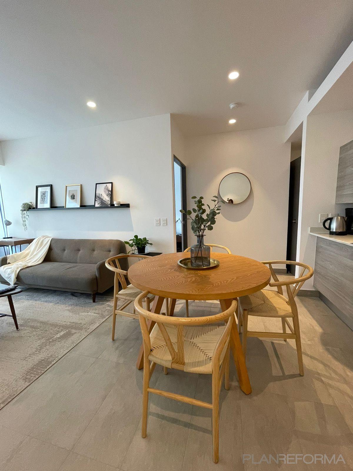 Comedor, Cocina, Escalera Estilo moderno Color marron, marron, blanco  diseñado por Atlantico Arqs | Arquitecto | Copyright decoracion neuchatel polanco // atlantico arqs