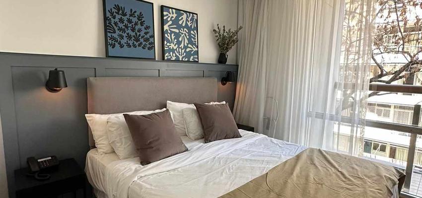 Dormitorio, Comedor, Cocina Estilo moderno Color blanco, gris, gris  diseñado por Atlantico Arqs | Arquitecto 