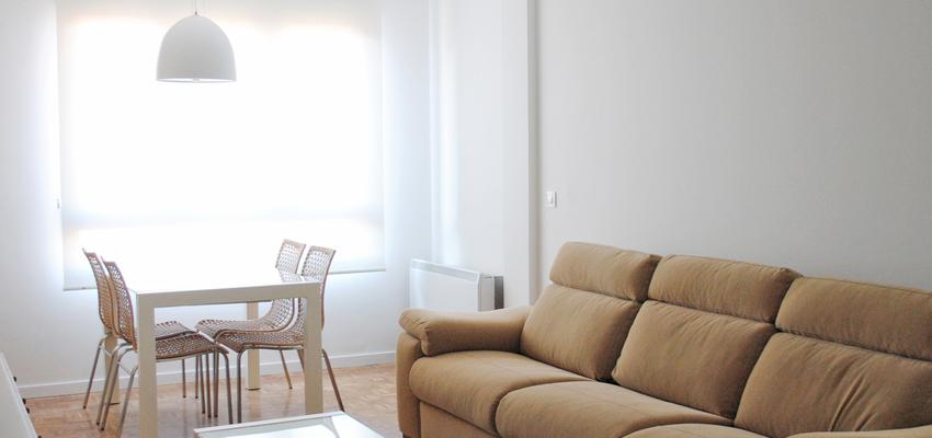 Salon style moderno color marron, blanco  diseñado por interior03 | Interiorista 