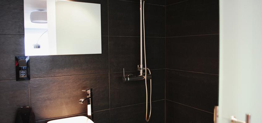 Baño style moderno color marron  diseñado por interior03 | Interiorista 