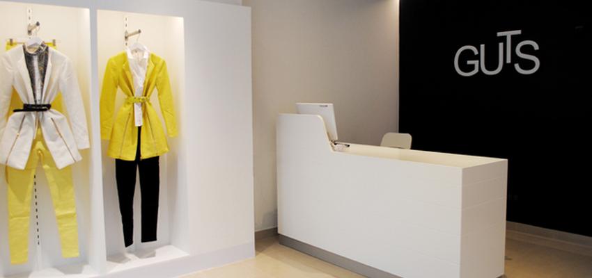 Tienda style moderno color blanco, negro  diseñado por interior03 | Interiorista 