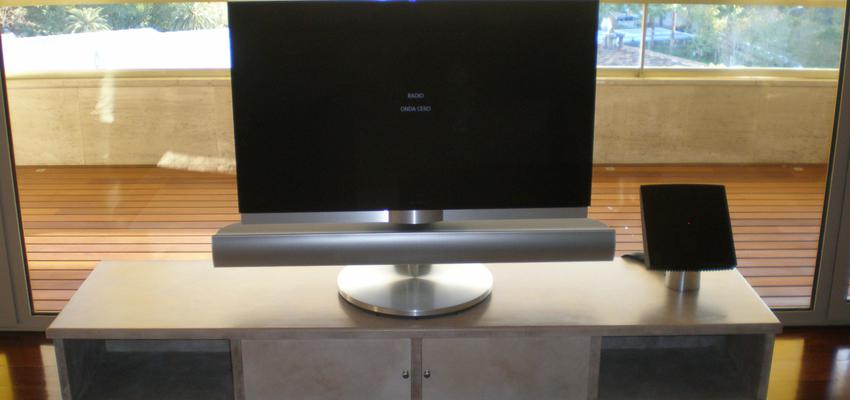 Sala de la TV, Salon Estilo moderno Color gris, gris  diseñado por Mis Queridos Muebles Barcelona | Decorador 