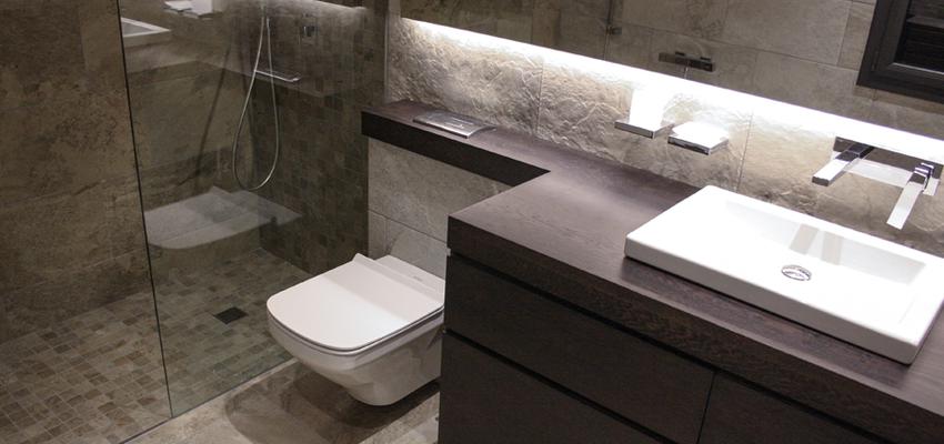 Baño style rustico color marron, beige, marron, blanco  diseñado por Sergi Martí | Arquitecto | Copyright si