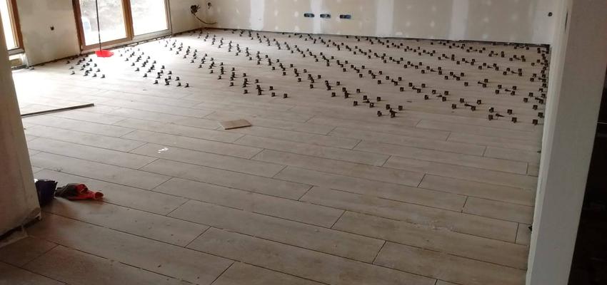 Salon Estilo clasico Color marron  diseñado por AKTUAL Diseño y Obra | Gremio | Copyright AKTUAL