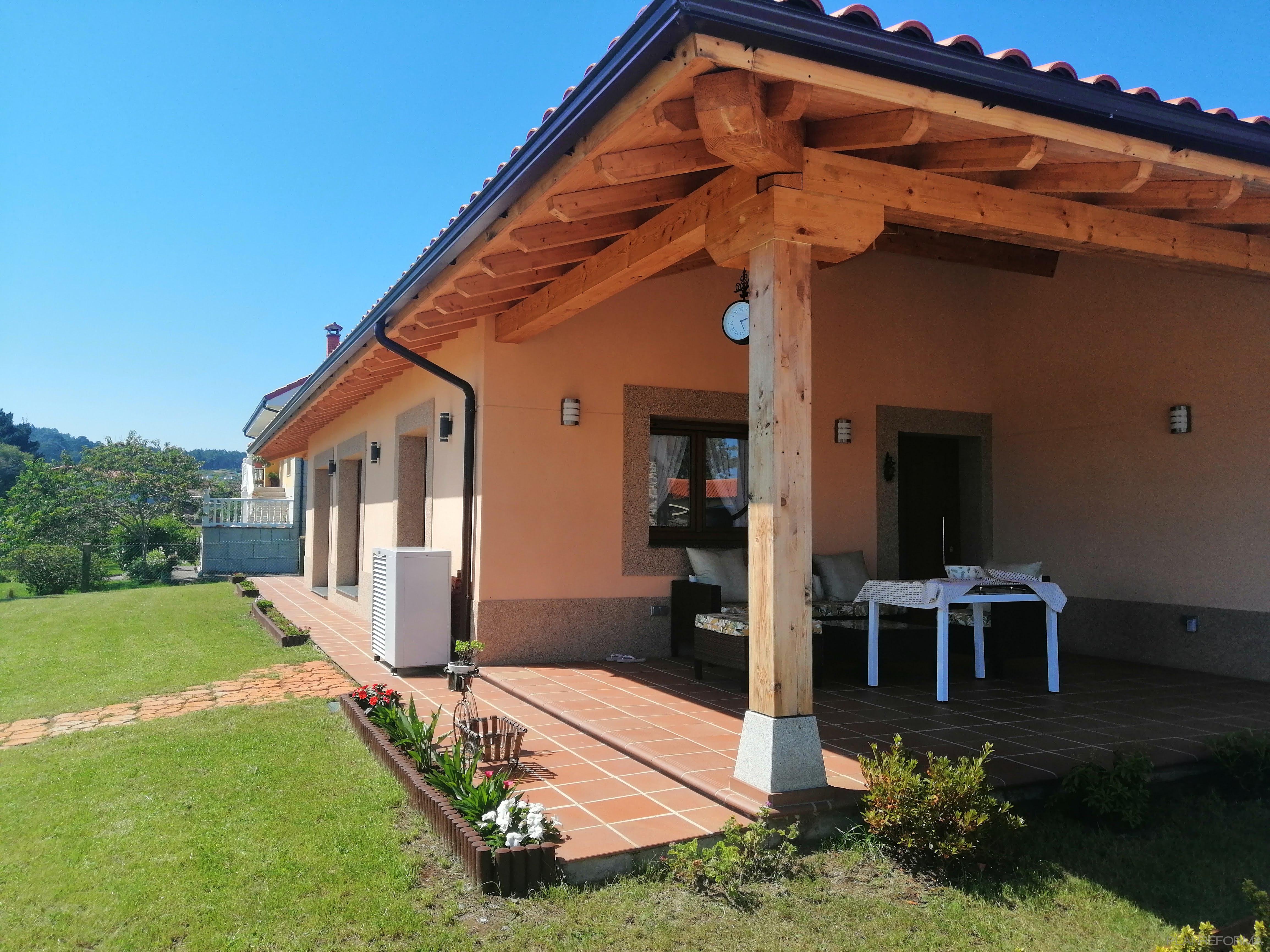 Exterior Estilo clasico Color ocre  diseñado por AKTUAL Diseño y Obra | Gremio | Copyright AKTUAL