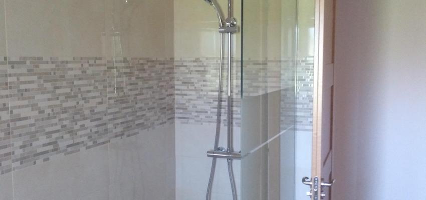 Baño Estilo clasico Color marron  diseñado por AKTUAL Diseño y Obra | Gremio | Copyright AKTUAL