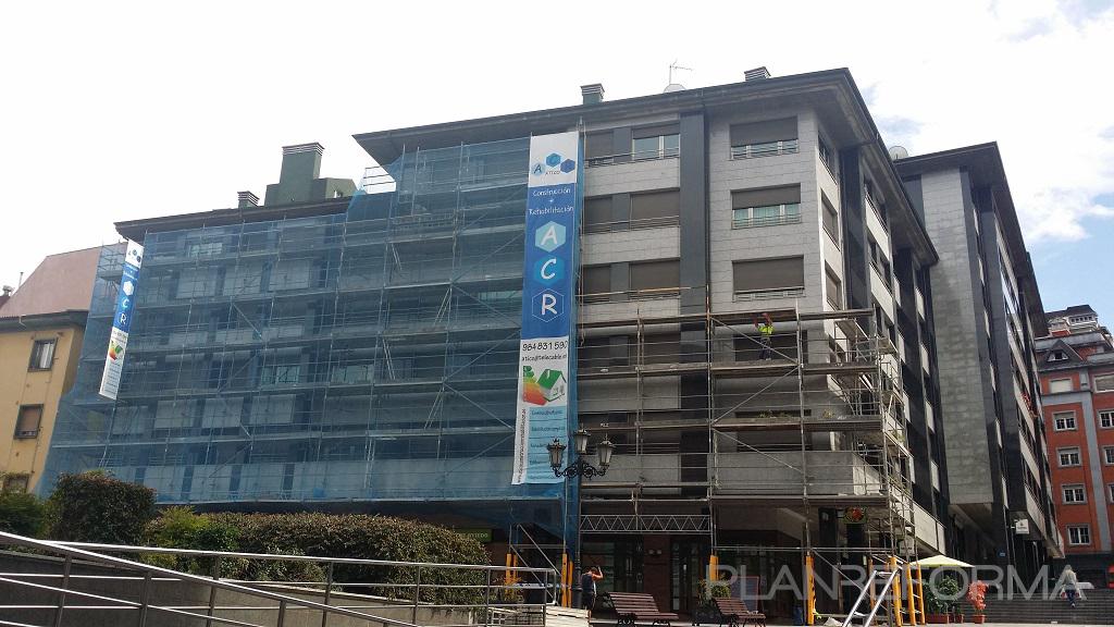 Exterior Estilo clasico Color azul cielo, azul, beige  diseñado por ÁTICO CONSTRUCCIÓN Y REHABILITACION | Gremio | Copyright ÁTICO CONSTRUCCIÓN Y REHABILITACIÓN, S.L.