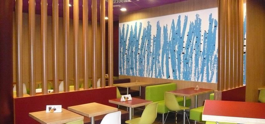 Restaurante, Cafeteria style contemporaneo color rojo, verde, violeta, marron  diseñado por Carlos Alonso Técnicos Asociados SL | Gremio 