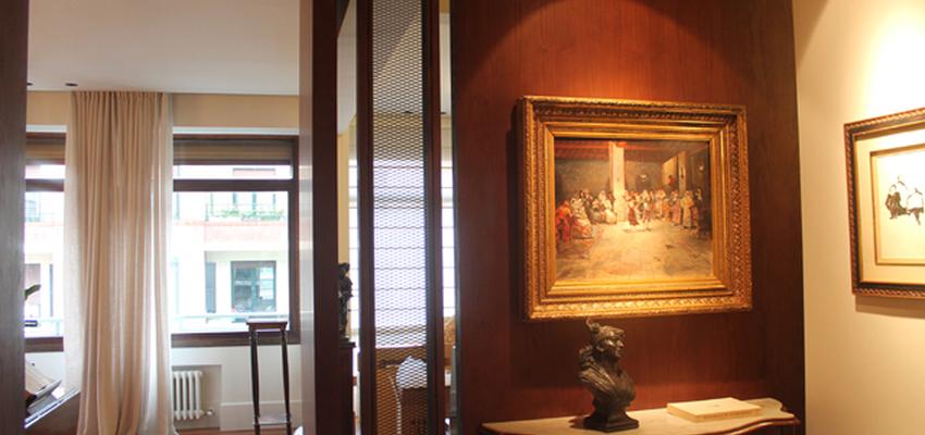 Vestibulo Estilo clasico Color beige, marron, marron  diseñado por DEDISEÑO interiorismo | Gremio | Copyright Dediseño interiorismo