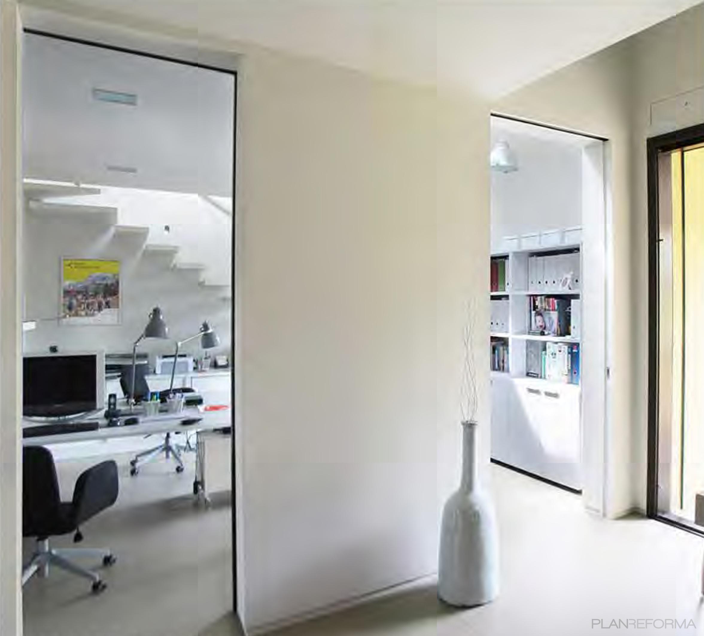 Estudio, Recibidor Estilo contemporaneo Color blanco, gris, negro  diseñado por Oficina Urbana | Arquitecto 